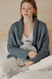Lana Grossa VARMEFLASKE-TREKK Alta Moda Cashmere 16 - Strikkeoppskrift (SE)
