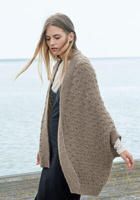 CAPE JAKKE I SOMMERFUGLMØNSTER Alta Moda Alpaca - Strikkeoppskrift (NO) fra Lana Grossa