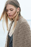 Lana Grossa CAPE JAKKE I SOMMERFUGLMØNSTER Alta Moda Alpaca - Strikkeoppskrift (NO)
