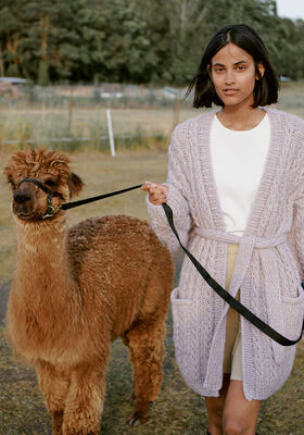 JAKKE Natural Alpaca Pelo - Strikkeoppskrift (SE) fra Lana Grossa