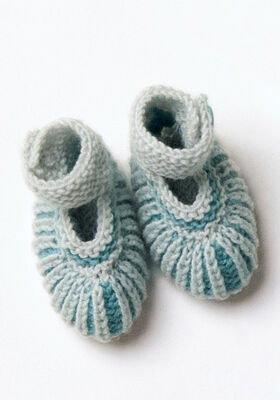 SKO Cool Wool Baby - Strikkeoppskrift (DK) fra Lana Grossa