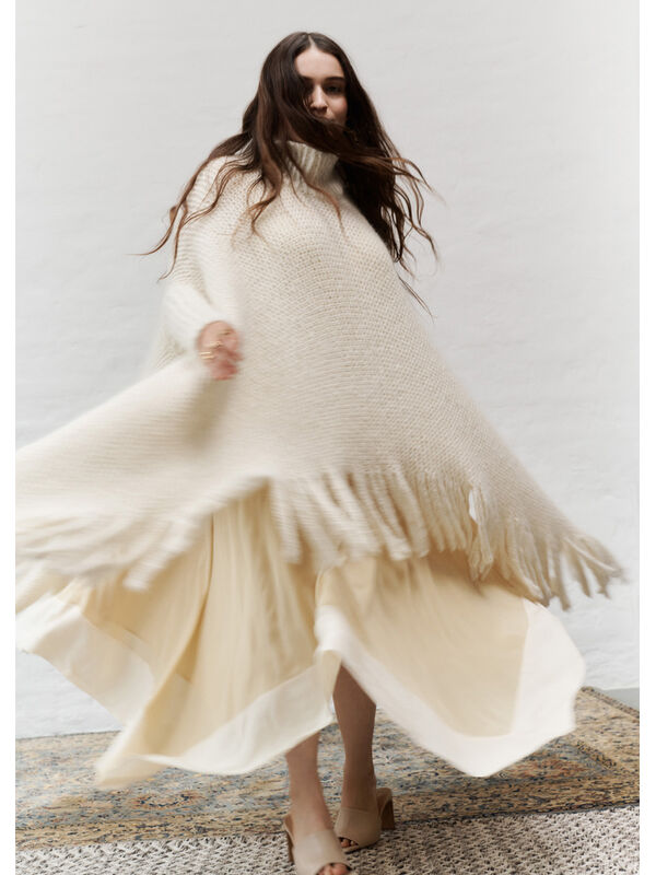 Lana Grossa PONCHO Brigitte No. 2 & Brigitte No. 3 - Strikkeoppskrift (DK)