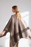 Lana Grossa PONCHO Cashmere Kiss - Strikkeoppskrift (SE)