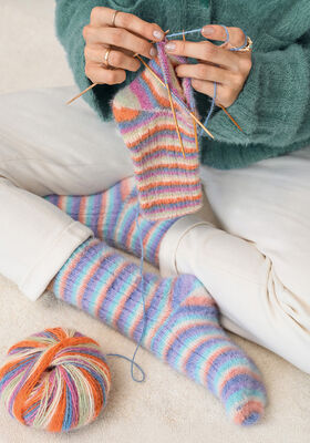 BASIC-SOKKER Cosy Socks Soft Stripes fra Lana Grossa