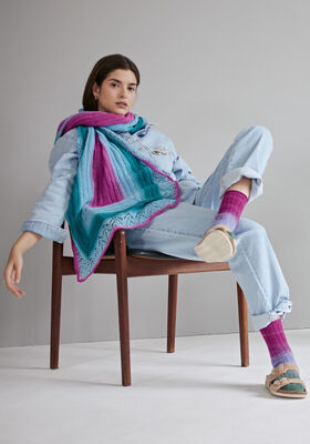 STOLA Cool Wool Lace hand-dyed - Strikkeoppskrift (SE) fra Lana Grossa