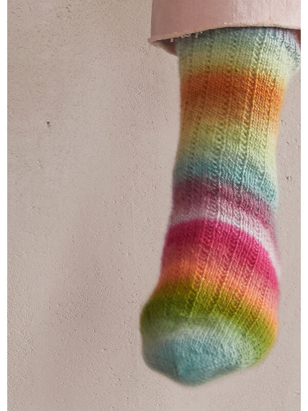 Lana Grossa BAS-SOKKER Meilenweit 100g Color Mix Multi - Strikkeoppskrift (NO)