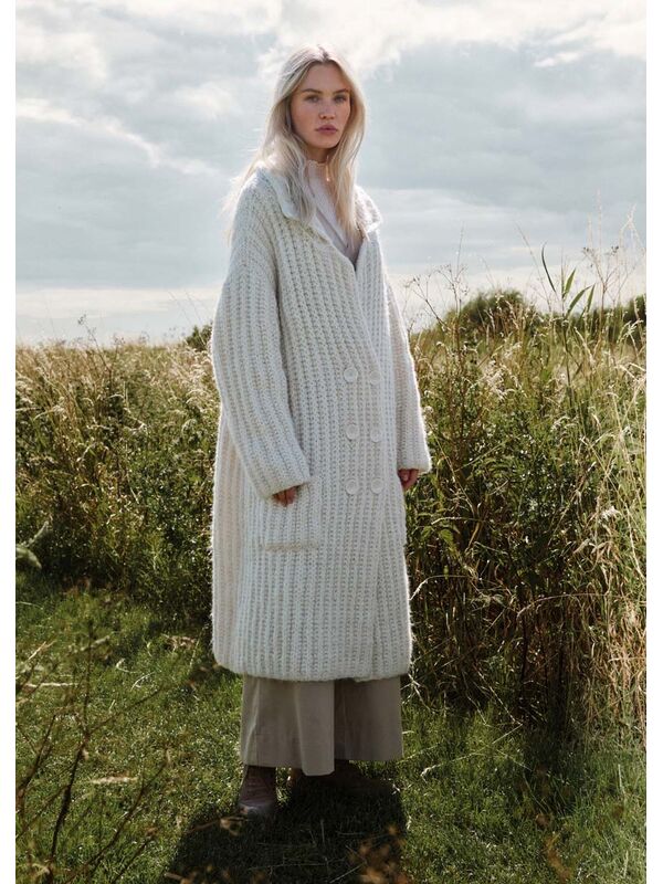 Lana Grossa KÅPE Alta Moda Alpaca & Natural Alpaca Lungo - Strikkeoppskrift (NO)