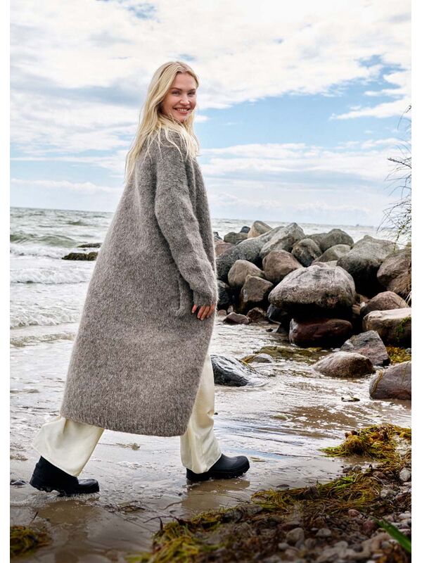 Lana Grossa KÅPE Natural Alpaca Lungo - Strikkeoppskrift (NO)