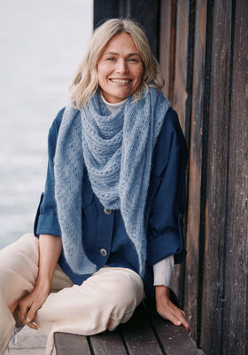 TREKANTSKJERF Cool Wool Lace & Silkhair - Strikkeoppskrift (SE) fra Lana Grossa